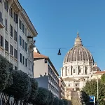 Elegant 3 Bedroom San Pietro Station 200 Mt