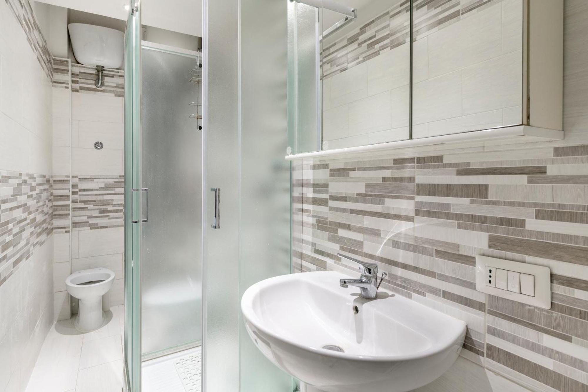 Elegant 3 Bedroom San Pietro Station 200 Mt * Roma