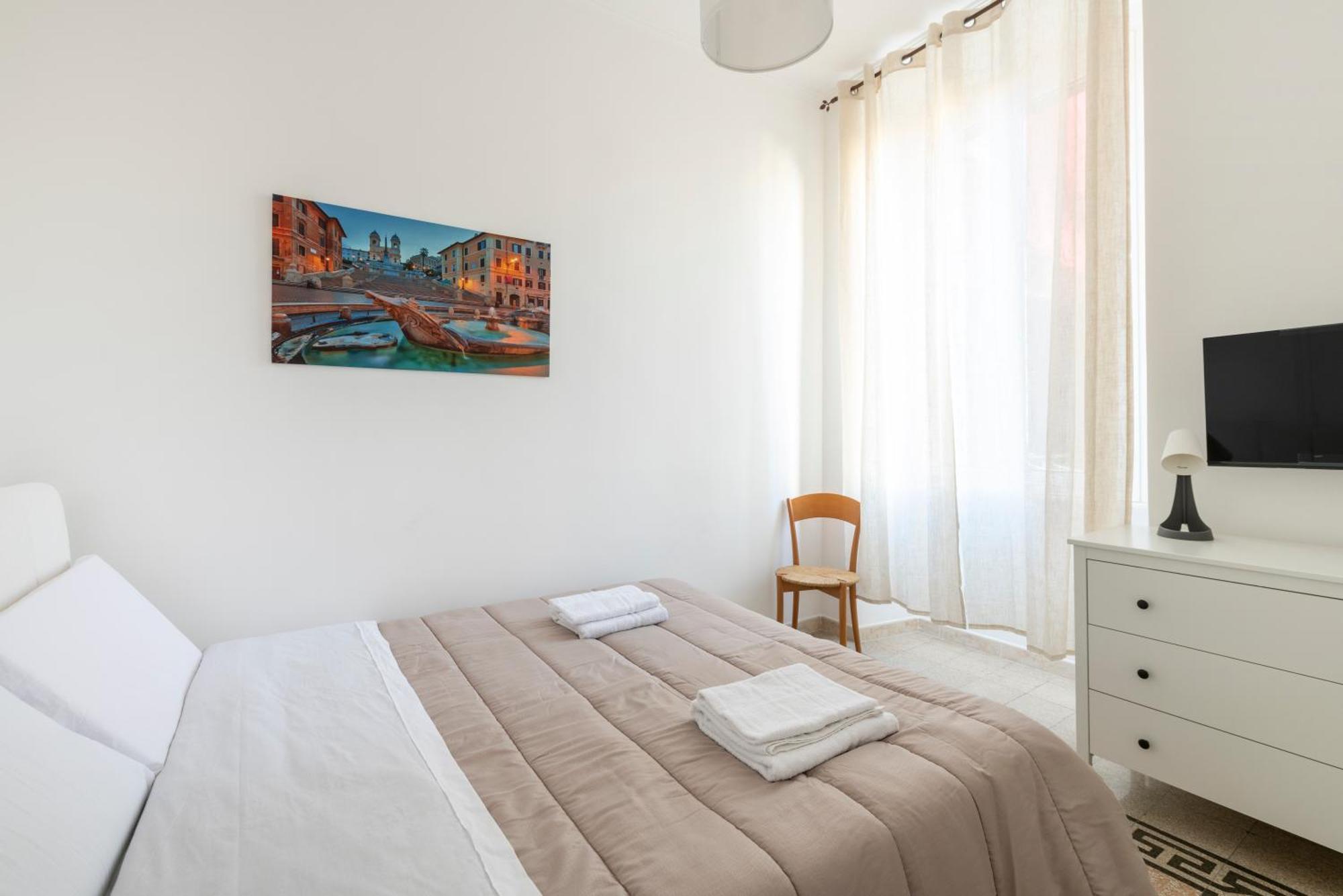 Elegant 3 Bedroom San Pietro Station 200 Mt Appartamento