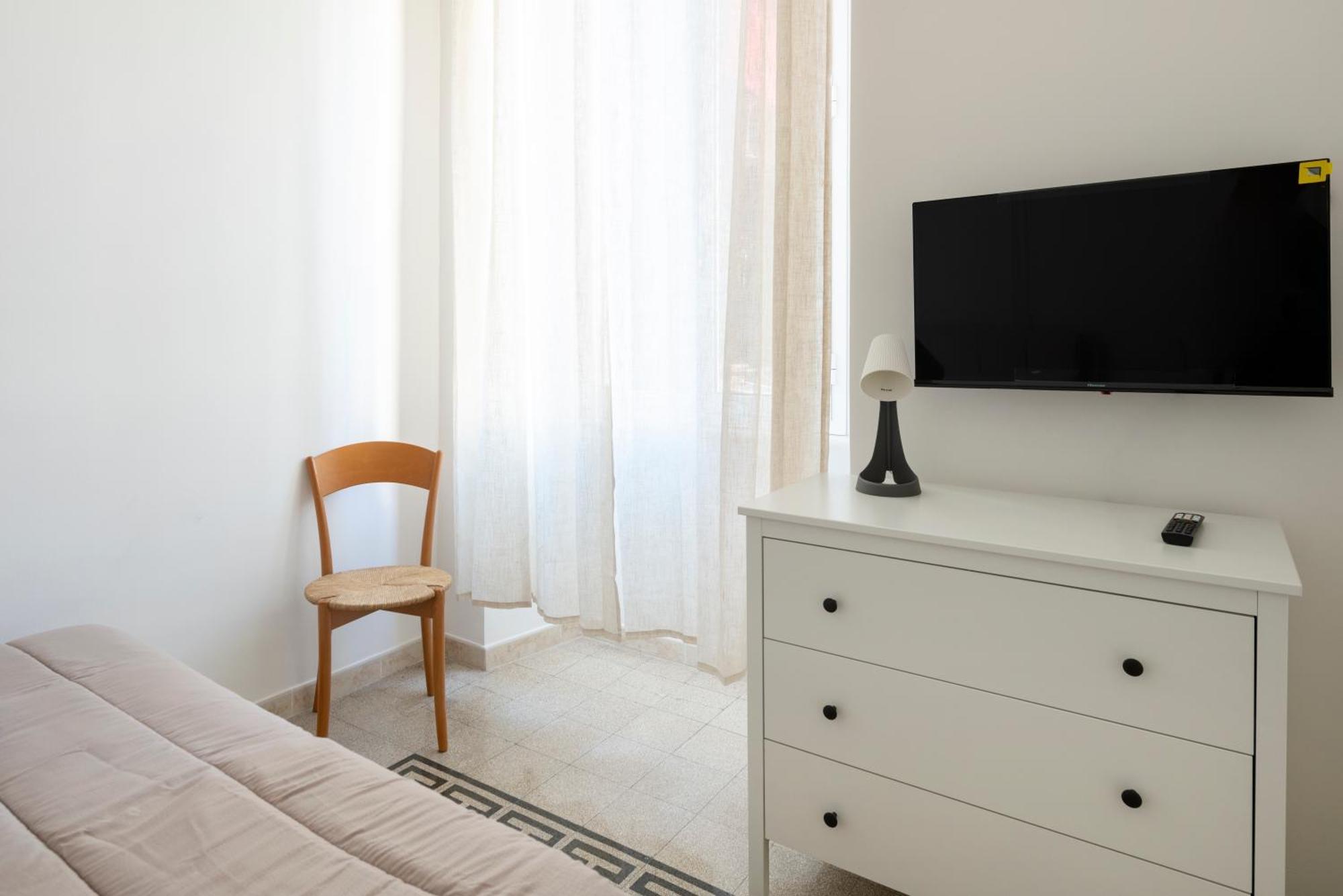 Elegant 3 Bedroom San Pietro Station 200 Mt Appartamento Roma